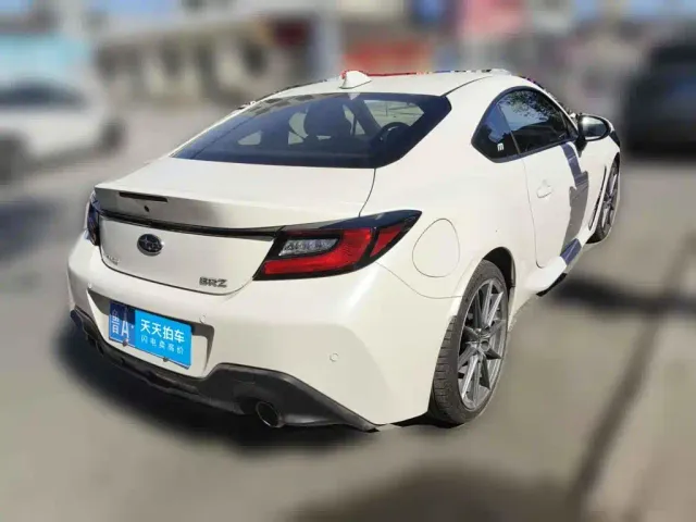 Subaru BRZ — Фото автомобиля 2