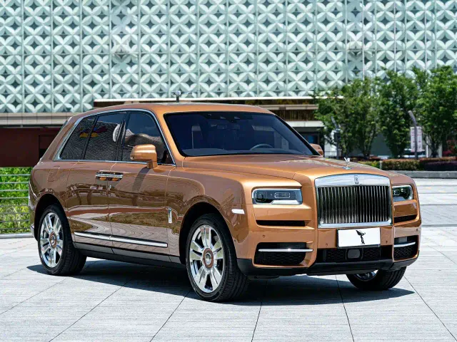 Rolls-Royce Cullinan — Фото автомобиля 3