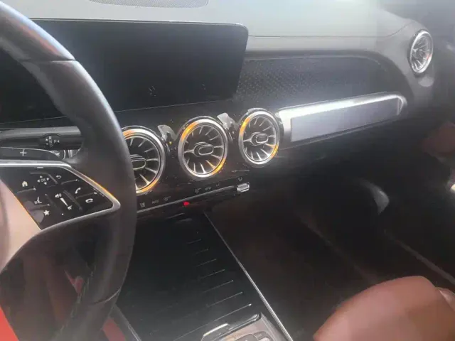 Mercedes-Benz GLB-Class — Фото автомобиля 13
