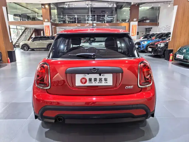 MINI Hatch — Фото автомобиля 4
