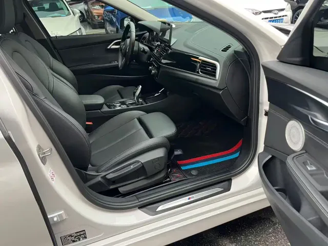 BMW 1 Series — Фото автомобиля 12