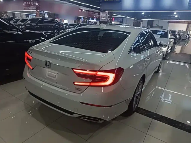 Honda Accord — Фото автомобиля 6