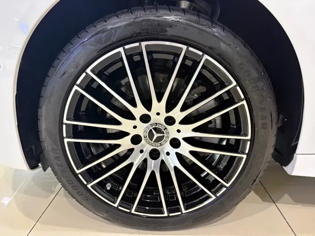 Mercedes-Benz C-Class — Фото автомобиля 11