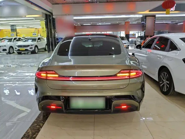 Xiaomi SU7 — Фото автомобиля 5