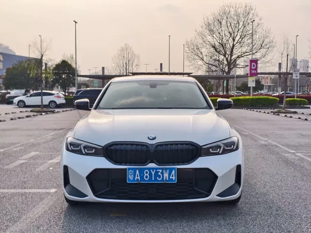 BMW 3 Series — Фото автомобиля 2