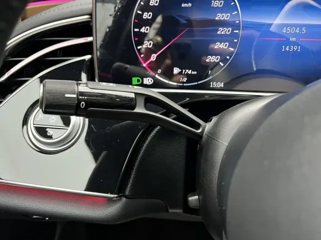 Mercedes-Benz E-Class — Фото автомобиля 24