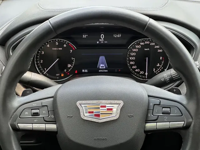 Cadillac CT5 — Фото автомобиля 8