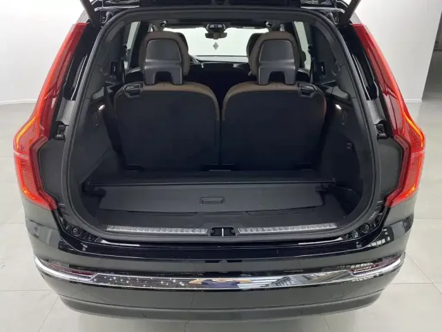 Volvo XC90 — Фото автомобиля 3