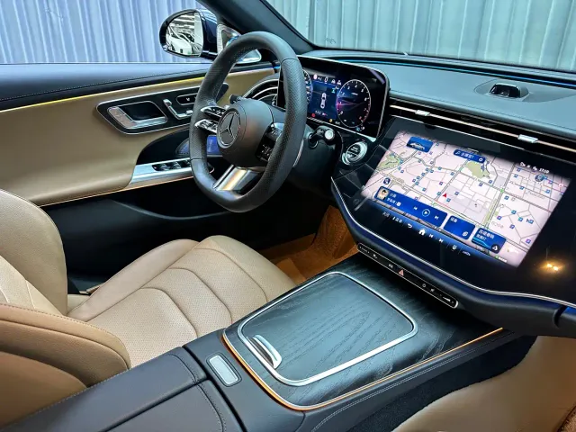 Mercedes-Benz E-Class — Фото автомобиля 18