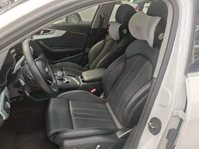 Audi A4L — Фото автомобиля 14