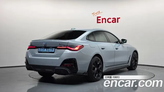 BMW i4 — Фото автомобиля 2
