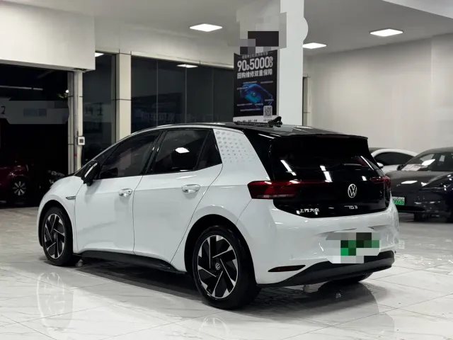 Volkswagen ID.3 — Фото автомобиля 4