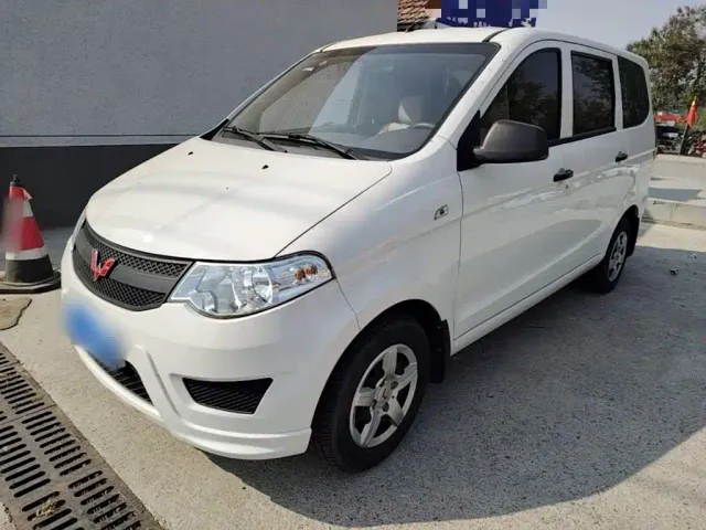 Фотография автомобиля — Wuling Hongguang