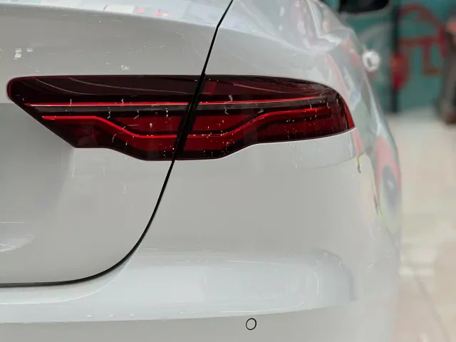 Jaguar XEL — Фото автомобиля 7