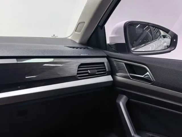 Volkswagen Lavida — Фото автомобиля 10