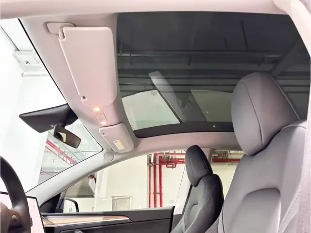 Tesla Model Y — Фото автомобиля 9