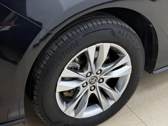 Toyota Sienna — Фото автомобиля 8