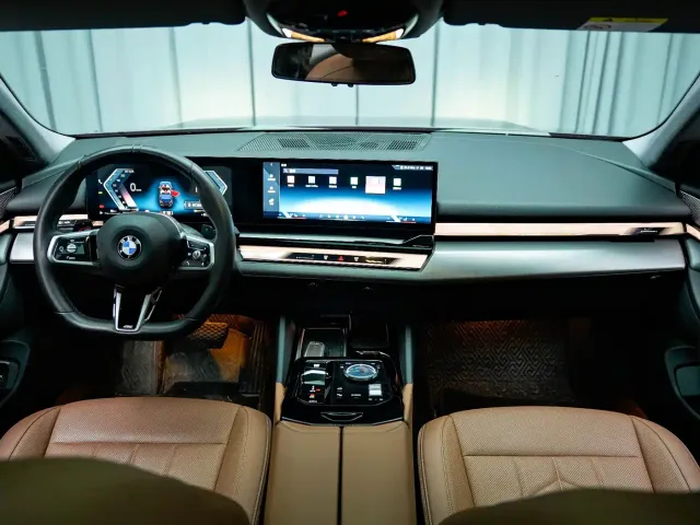 BMW 5 Series — Фото автомобиля 6