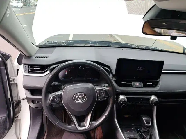 Toyota RAV4 — Фото автомобиля 9