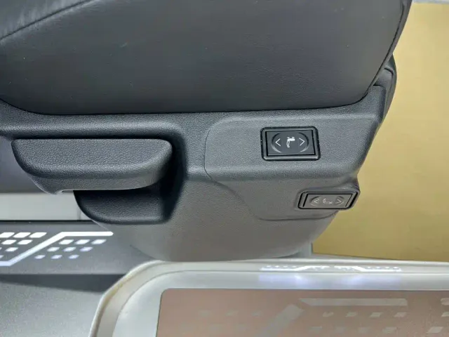 Toyota Granvia — Фото автомобиля 24