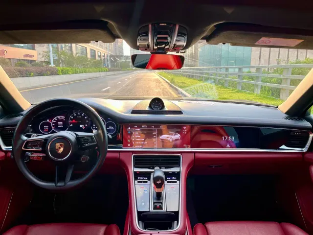 Porsche Panamera — Фото автомобиля 10