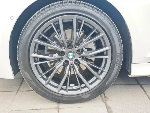 BMW 3 Series — Фото автомобиля 7
