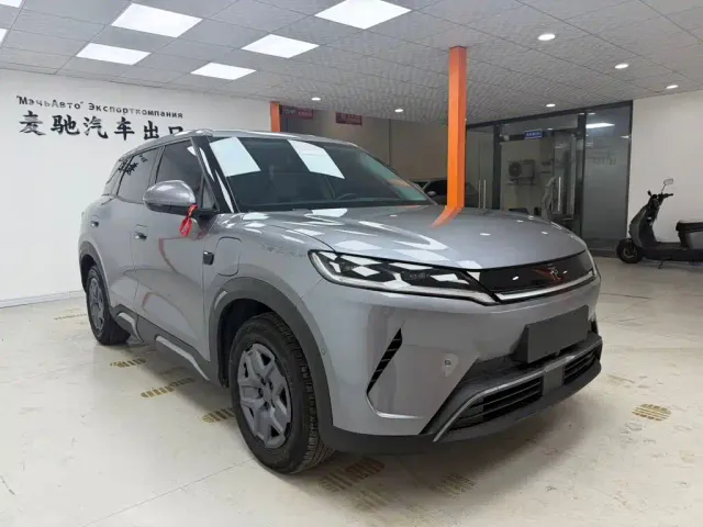 BYD Yuan UP — Фото автомобиля 3