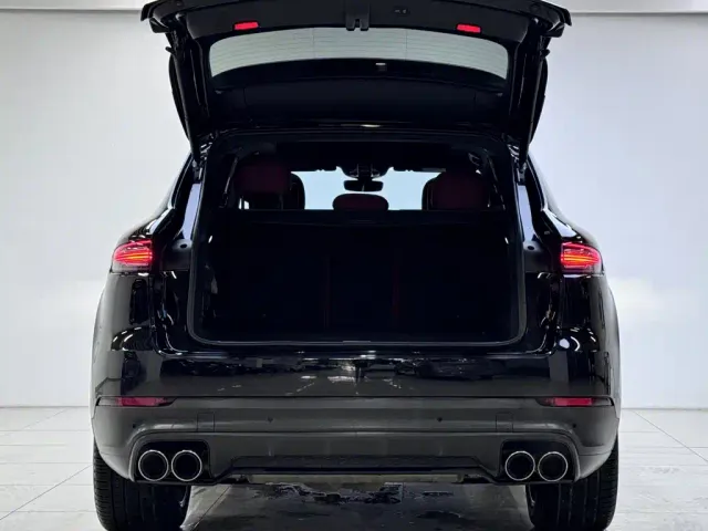 Porsche Cayenne — Фото автомобиля 5