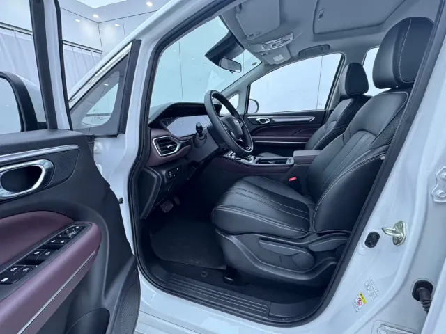 GAC Trumpchi M6 — Фото автомобиля 7