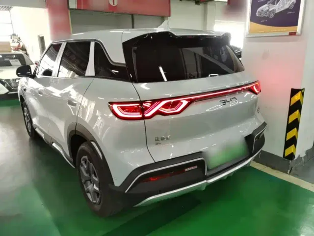BYD Yuan UP — Фото автомобиля 4