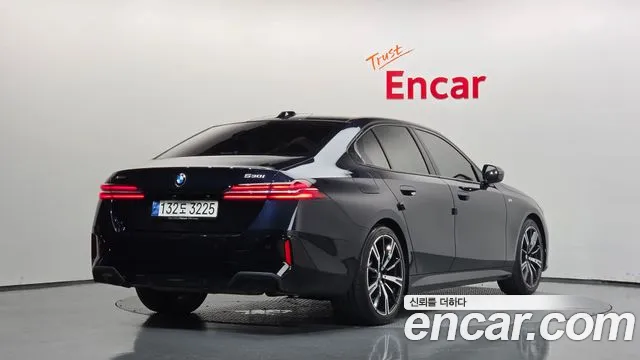 BMW 5 Series G60 — Фото автомобиля 2