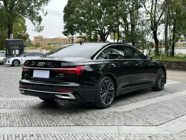 Audi A6L — Фото автомобиля 10