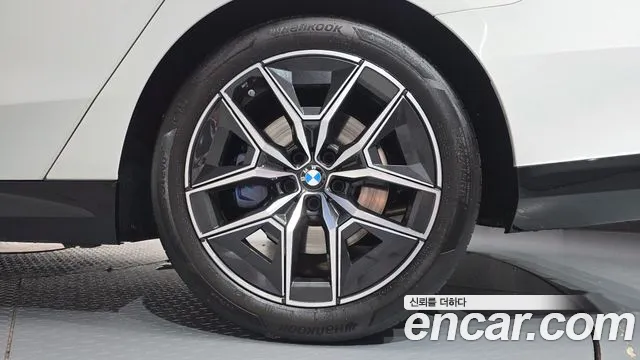 BMW 5 Series G60 — Фото автомобиля 5