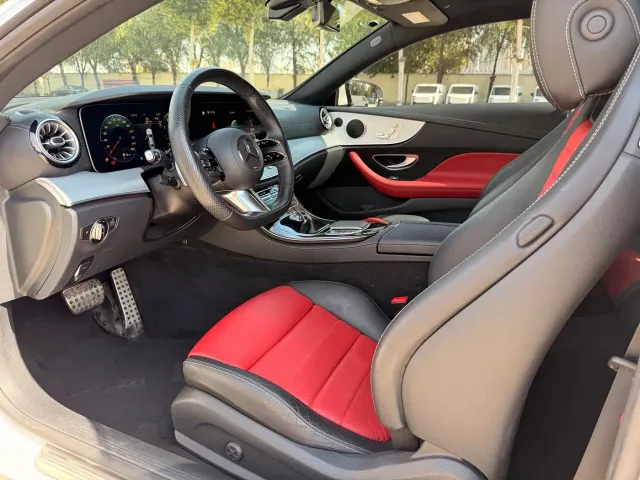 Mercedes-Benz E-Class — Фото автомобиля 4
