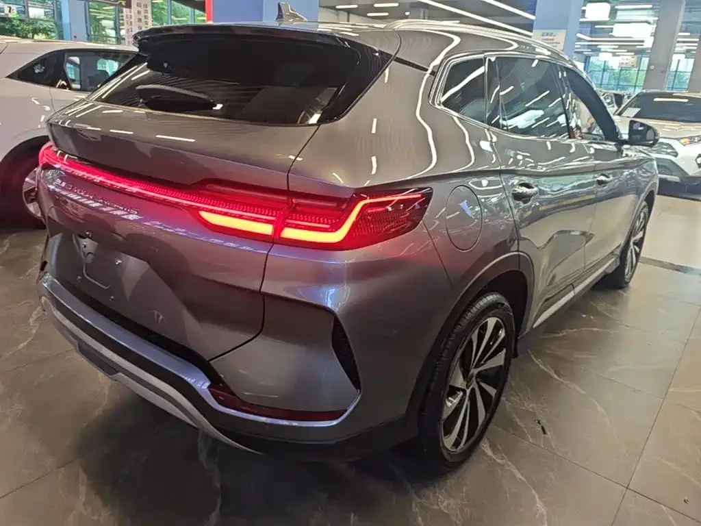 BYD Song PLUS PHEV 2023 Champion Edition DM-i 150KM Flagship PLUS — Фото автомобиля 6