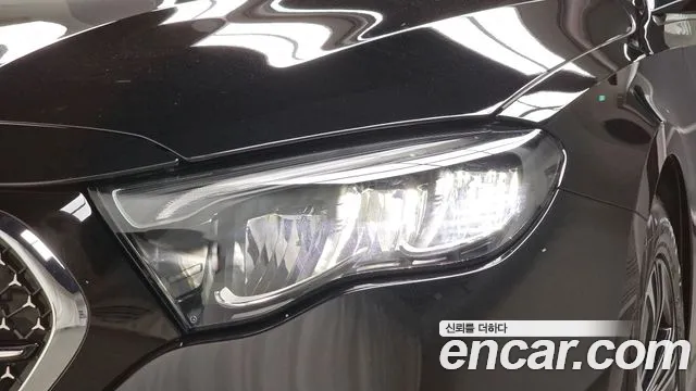 Mercedes-Benz E-Class — Фото автомобиля 6