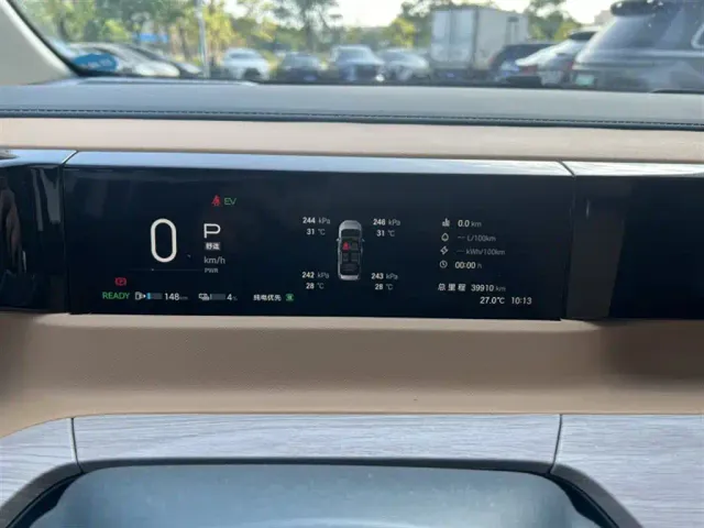 GAC Trumpchi E8 — Фото автомобиля 4