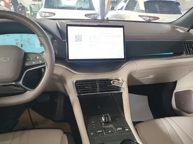BYD Song PLUS — Фото автомобиля 12