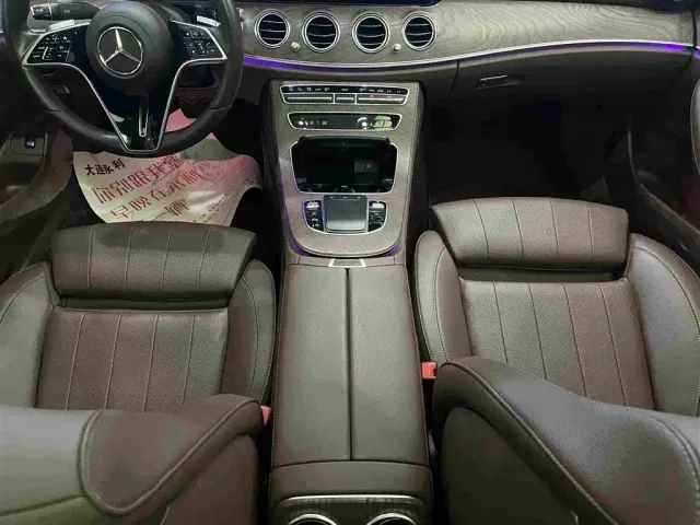 Mercedes-Benz E-Class — Фото автомобиля 12