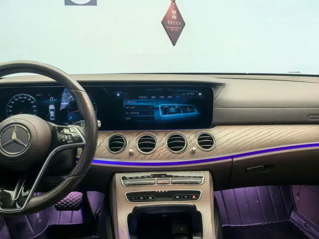 Mercedes-Benz E-Class — Фото автомобиля 17