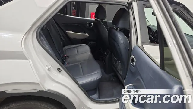 Hyundai Venue — Фото автомобиля 12