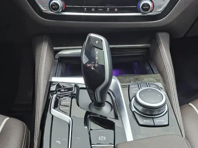 BMW 5 Series — Фото автомобиля 13