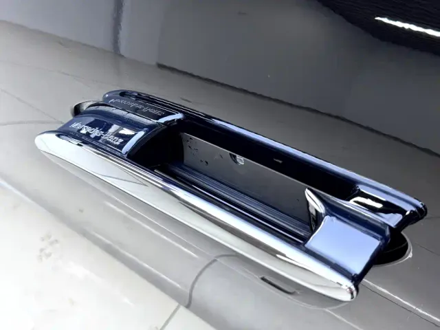 Mercedes-Benz E-Class — Фото автомобиля 20