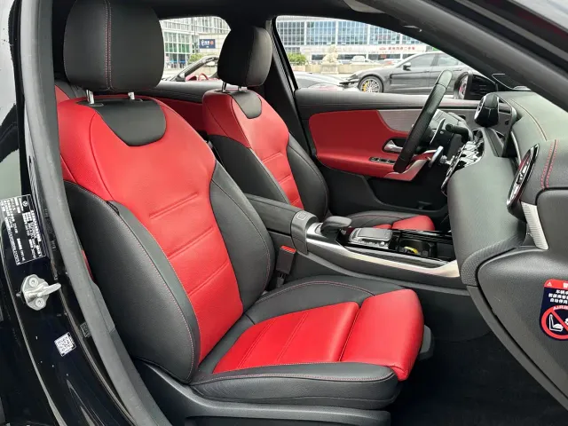 Mercedes-Benz Mercedes-Benz A-Class AMG 2022 AMG A 35 L 4MATIC — Фото автомобиля 15