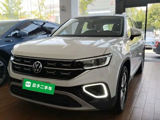 Фотография автомобиля — Volkswagen Tayron