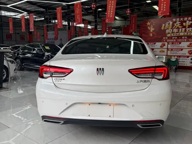 Buick Regal — Фото автомобиля 4