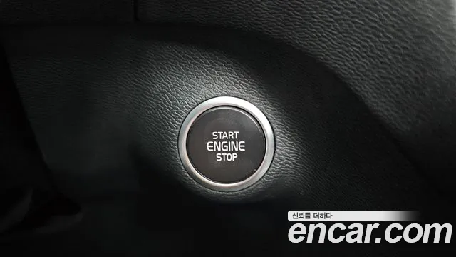 Вольво XC40 B4 Black Edition — Фото автомобиля 28