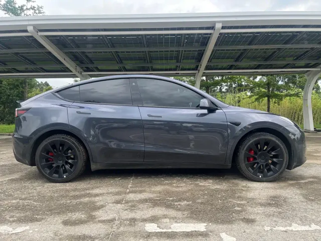 Tesla Model Y — Фото автомобиля 4