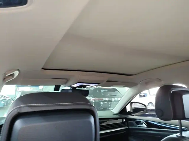 Volkswagen Passat — Фото автомобиля 17