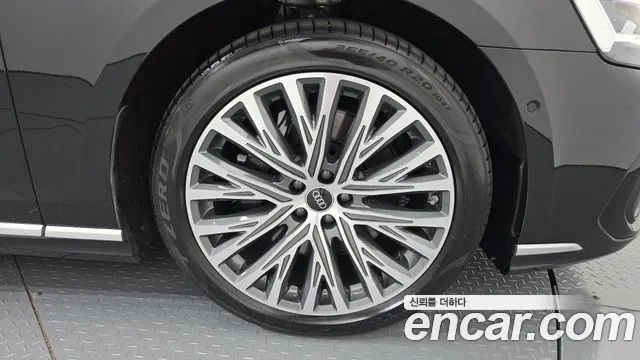 Audi A8 55 TFSI quattro Premium LWB — Фото автомобиля 17